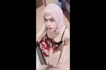 Cewek Jilbab Polos Beraksi Di Luar Dugaan poster